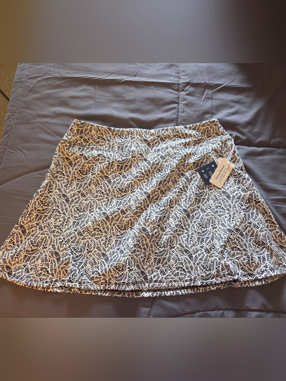 Tommy Bahama Everyday Active Black & White Printed Skort